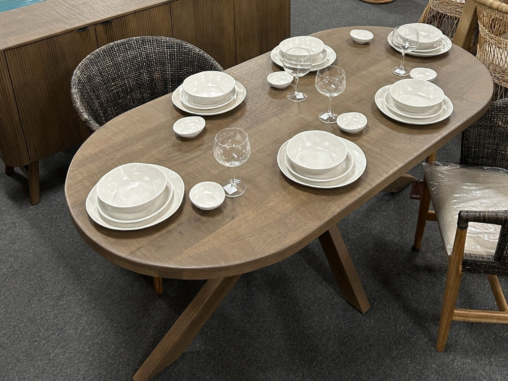 Curvy Dining Table