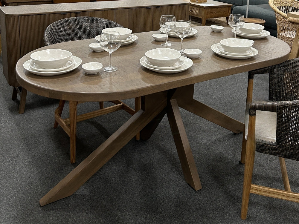 Curvy Dining Table