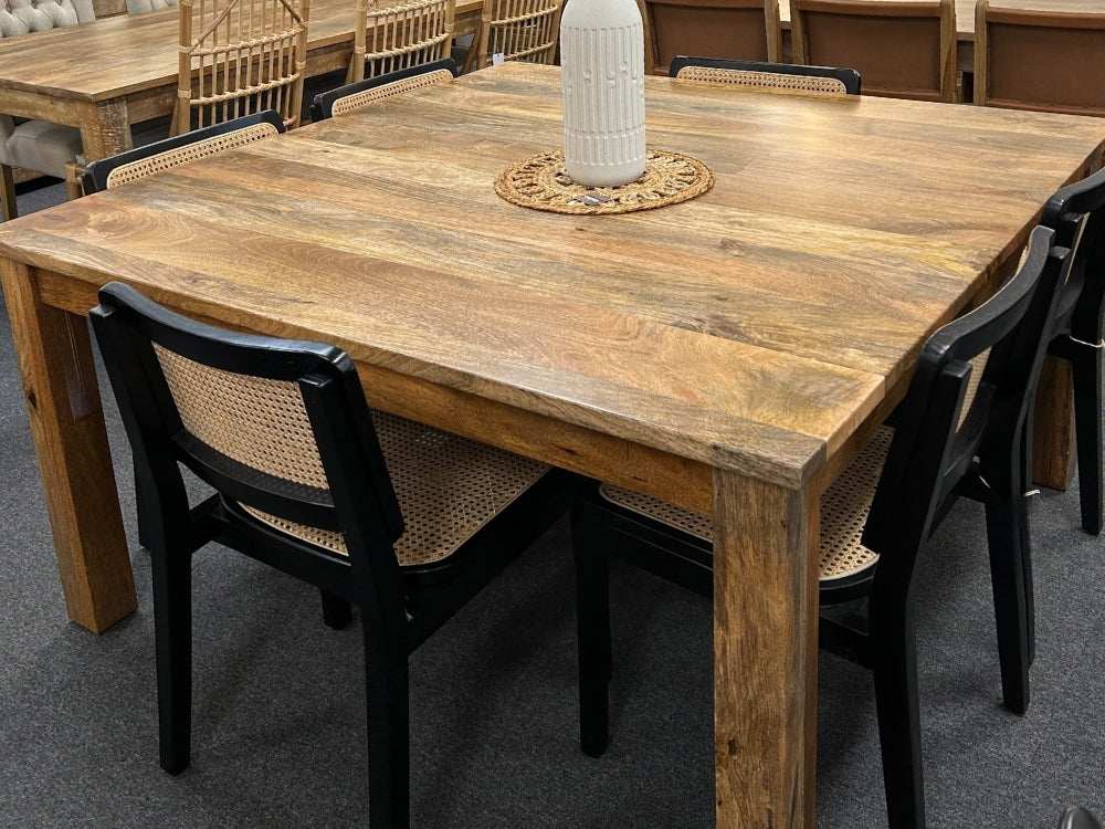 Viva Dining Table